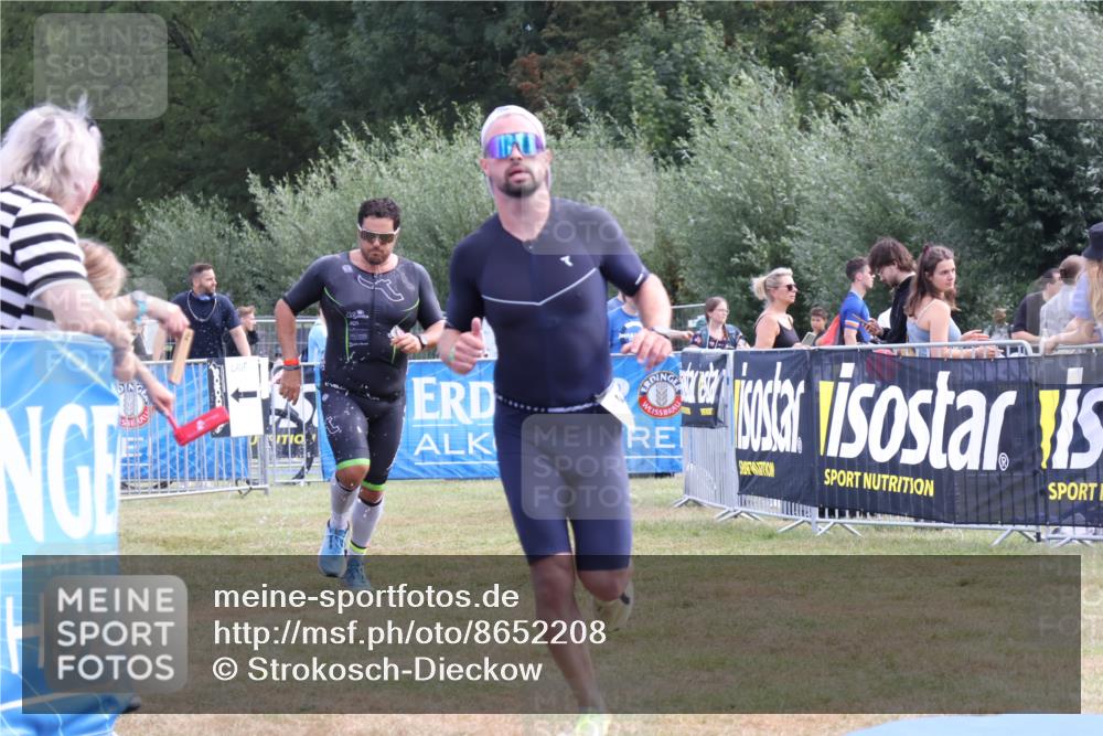 31.08.2025 - Elbe Triathlon Hamburg Strokosch-Dieckow http://msf.ph/oto/8652208 31.08.2025 11:07:57 Ziel 834, 1090 meine-sportfotos.de