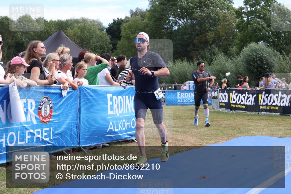 31.08.2025 - Elbe Triathlon Hamburg Strokosch-Dieckow http://msf.ph/oto/8652210 31.08.2025 11:07:58 Ziel 834, 1090 meine-sportfotos.de