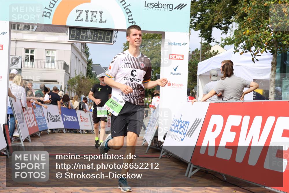 31.08.2025 - 21. Blankeneser Heldenlauf Strokosch-Dieckow http://msf.ph/oto/8652212 31.08.2025 11:10:42 Ziel 3701, 3592, 3420, 3515, 3618 meine-sportfotos.de