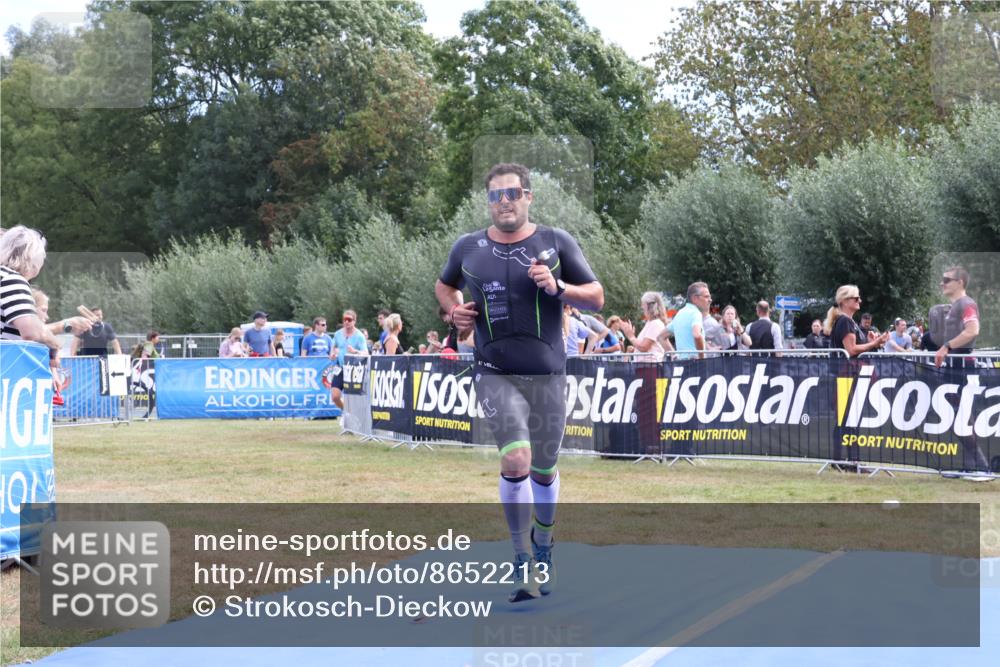 31.08.2025 - Elbe Triathlon Hamburg Strokosch-Dieckow http://msf.ph/oto/8652213 31.08.2025 11:08:00 Ziel 834, 1090 meine-sportfotos.de
