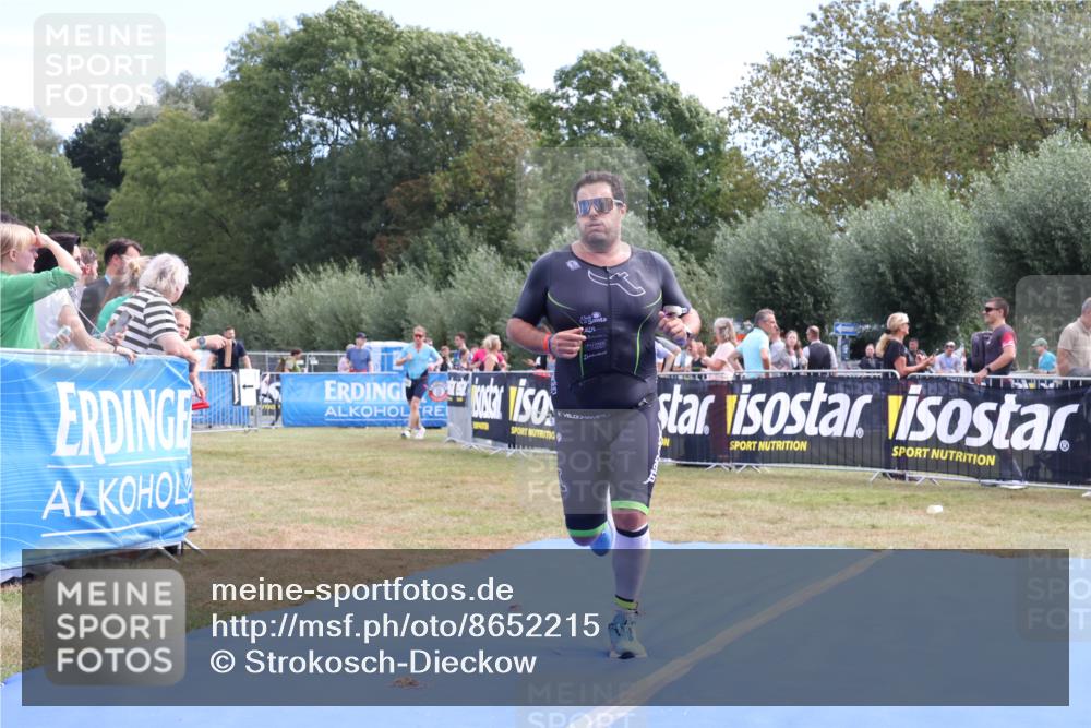 31.08.2025 - Elbe Triathlon Hamburg Strokosch-Dieckow http://msf.ph/oto/8652215 31.08.2025 11:08:01 Ziel 834, 1090 meine-sportfotos.de