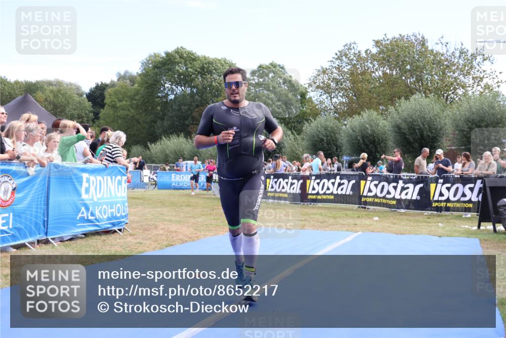 31.08.2025 - Elbe Triathlon Hamburg Strokosch-Dieckow http://msf.ph/oto/8652217 31.08.2025 11:08:01 Ziel 834, 1090 meine-sportfotos.de