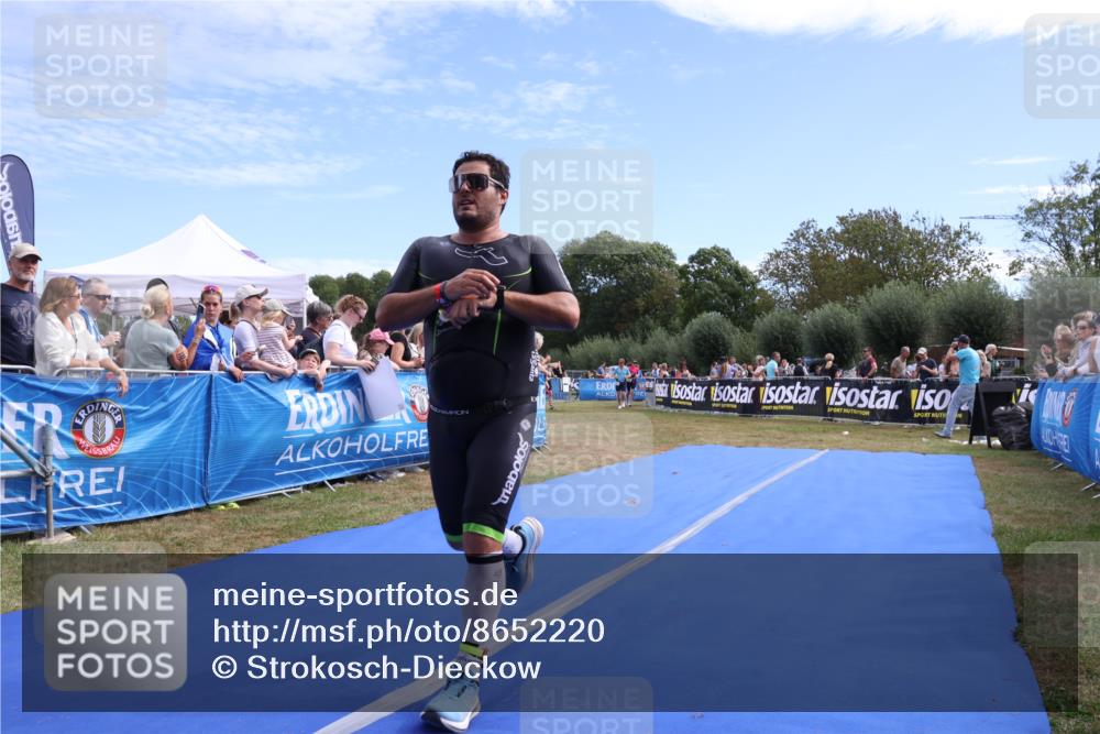 31.08.2025 - Elbe Triathlon Hamburg Strokosch-Dieckow http://msf.ph/oto/8652220 31.08.2025 11:08:02 Ziel 834, 1090 meine-sportfotos.de