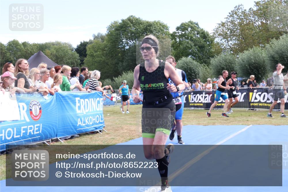 31.08.2025 - Elbe Triathlon Hamburg Strokosch-Dieckow http://msf.ph/oto/8652223 31.08.2025 11:08:13 Ziel 288, 330, 651, 680 meine-sportfotos.de