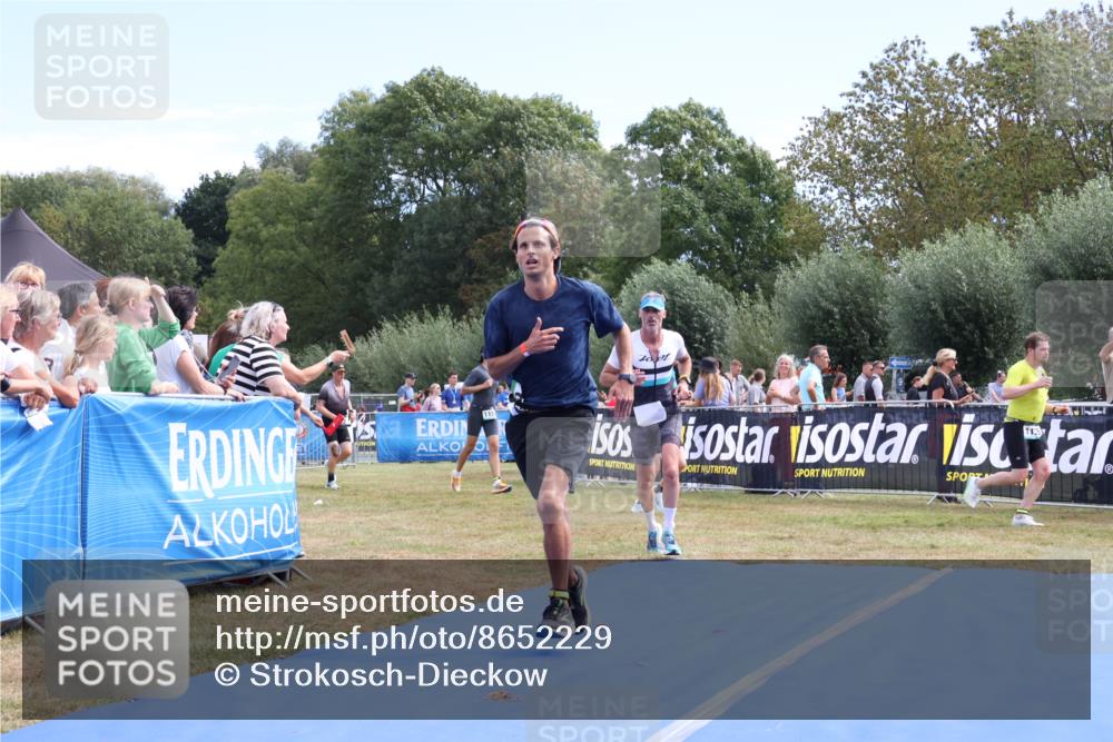 31.08.2025 - Elbe Triathlon Hamburg Strokosch-Dieckow http://msf.ph/oto/8652229 31.08.2025 11:08:16 Ziel 288, 330, 651, 680 meine-sportfotos.de