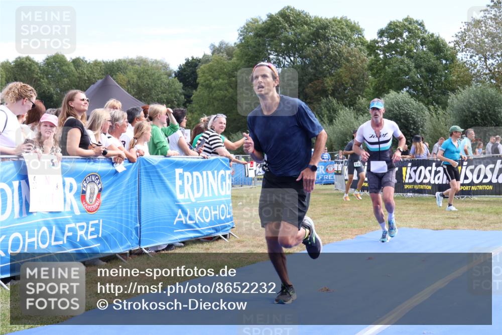 31.08.2025 - Elbe Triathlon Hamburg Strokosch-Dieckow http://msf.ph/oto/8652232 31.08.2025 11:08:17 Ziel 288, 330, 651, 680 meine-sportfotos.de