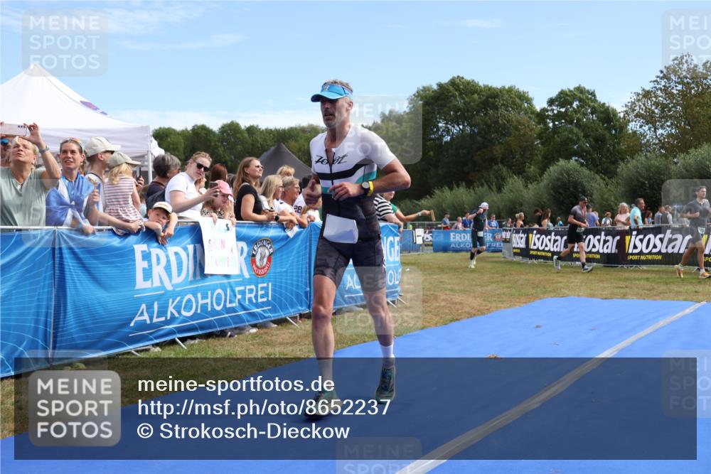 31.08.2025 - Elbe Triathlon Hamburg Strokosch-Dieckow http://msf.ph/oto/8652237 31.08.2025 11:08:19 Ziel 330, 651, 680 meine-sportfotos.de