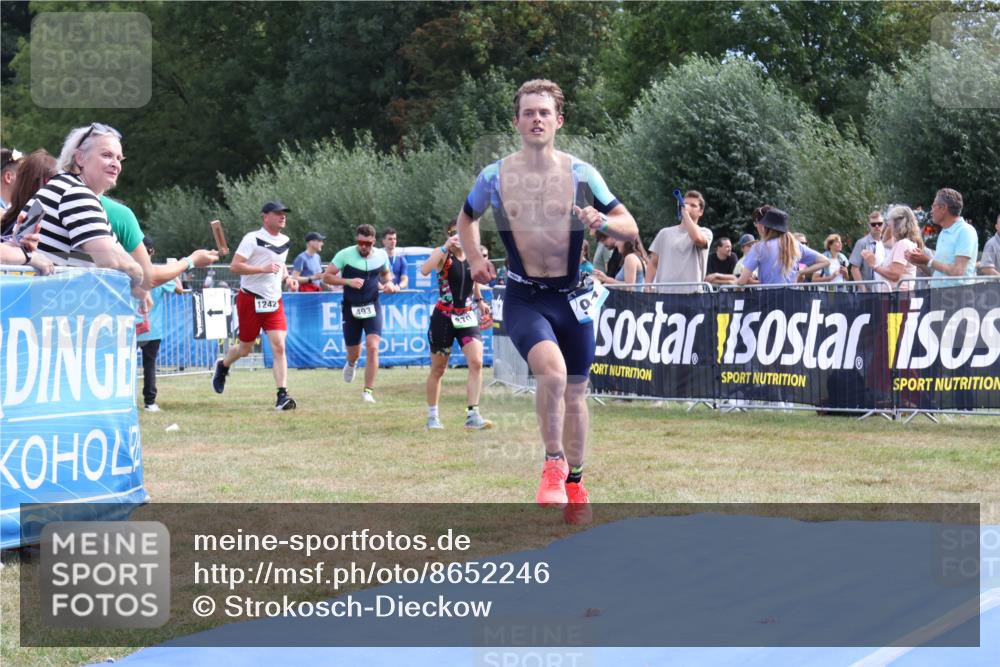 31.08.2025 - Elbe Triathlon Hamburg Strokosch-Dieckow http://msf.ph/oto/8652246 31.08.2025 11:08:38 Ziel 289, 493, 944 meine-sportfotos.de