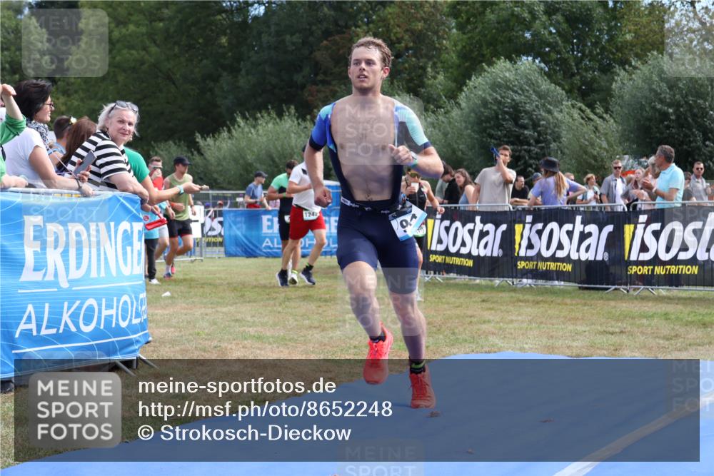 31.08.2025 - Elbe Triathlon Hamburg Strokosch-Dieckow http://msf.ph/oto/8652248 31.08.2025 11:08:38 Ziel 289, 493, 944 meine-sportfotos.de