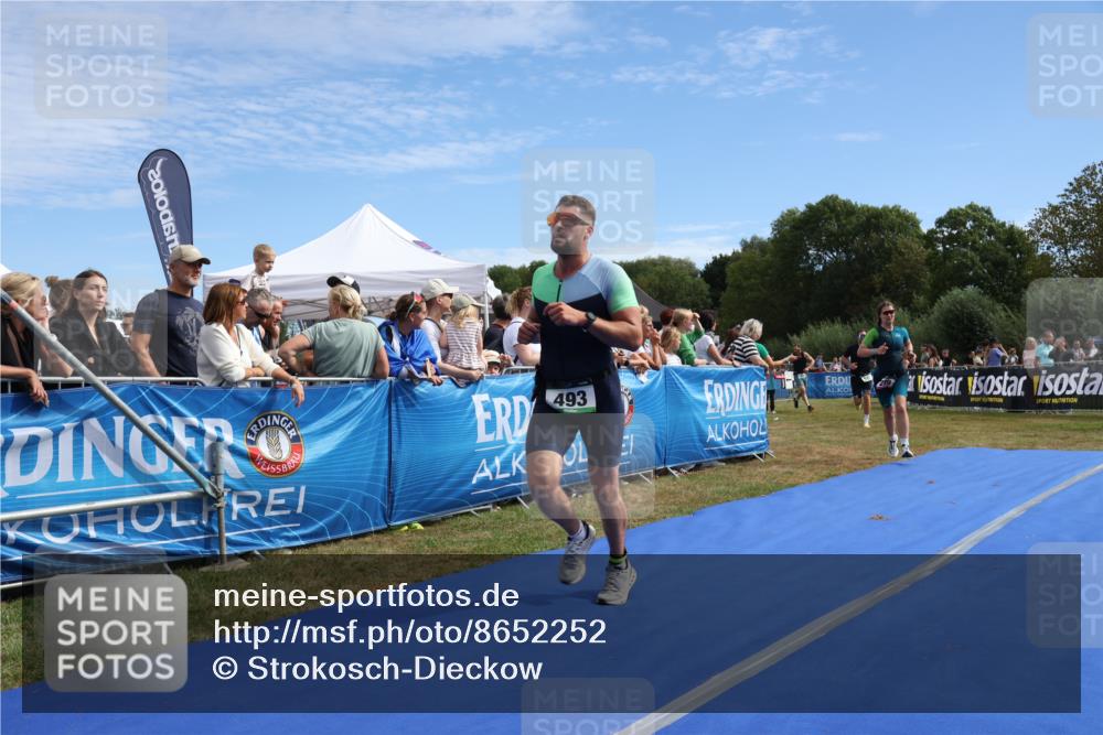 31.08.2025 - Elbe Triathlon Hamburg Strokosch-Dieckow http://msf.ph/oto/8652252 31.08.2025 11:08:45 Ziel 289, 493, 515 meine-sportfotos.de