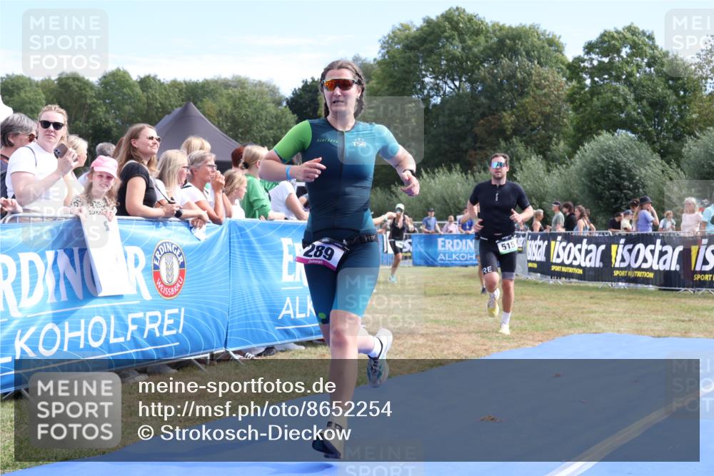 31.08.2025 - Elbe Triathlon Hamburg Strokosch-Dieckow http://msf.ph/oto/8652254 31.08.2025 11:08:47 Ziel 289, 493, 515 meine-sportfotos.de