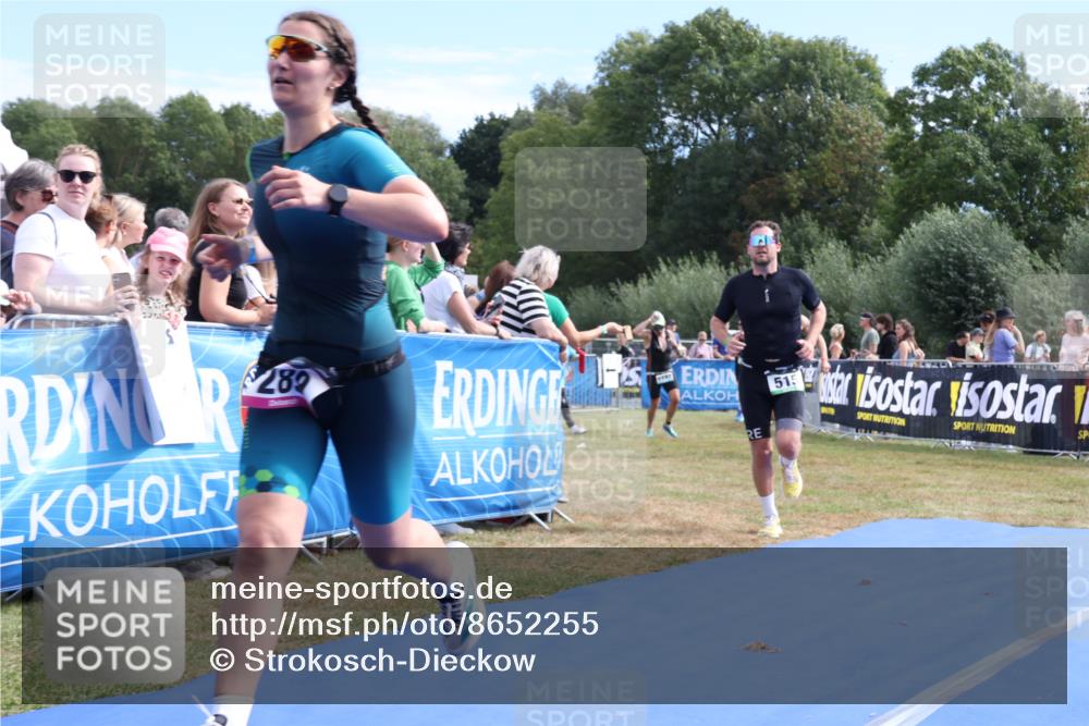 31.08.2025 - Elbe Triathlon Hamburg Strokosch-Dieckow http://msf.ph/oto/8652255 31.08.2025 11:08:47 Ziel 289, 493, 515 meine-sportfotos.de