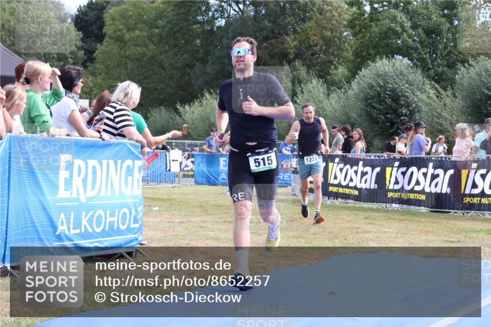 31.08.2025 - Elbe Triathlon Hamburg Strokosch-Dieckow http://msf.ph/oto/8652257 31.08.2025 11:08:47 Ziel 289, 493, 515 meine-sportfotos.de