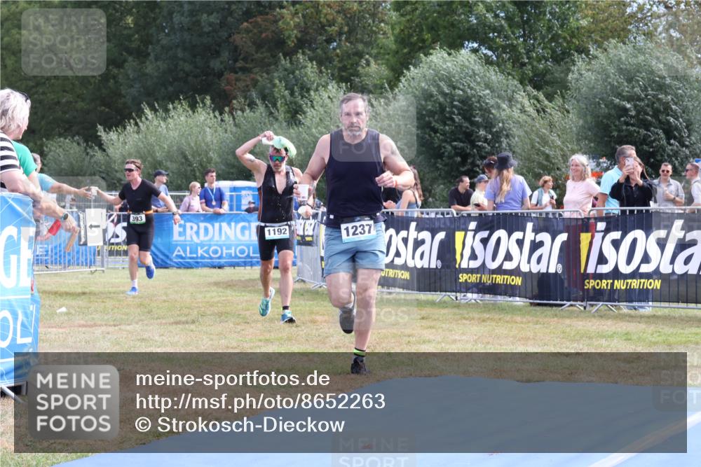31.08.2025 - Elbe Triathlon Hamburg Strokosch-Dieckow http://msf.ph/oto/8652263 31.08.2025 11:08:49 Ziel 289, 393, 493, 515 meine-sportfotos.de