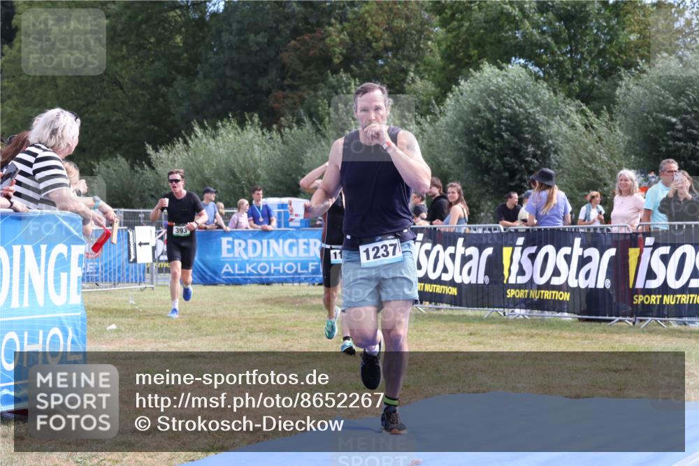 31.08.2025 - Elbe Triathlon Hamburg Strokosch-Dieckow http://msf.ph/oto/8652267 31.08.2025 11:08:50 Ziel 289, 393, 395, 493, 515 meine-sportfotos.de