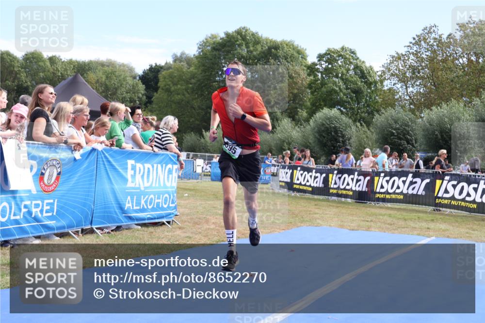 31.08.2025 - Elbe Triathlon Hamburg Strokosch-Dieckow http://msf.ph/oto/8652270 31.08.2025 11:09:00 Ziel 393, 395 meine-sportfotos.de