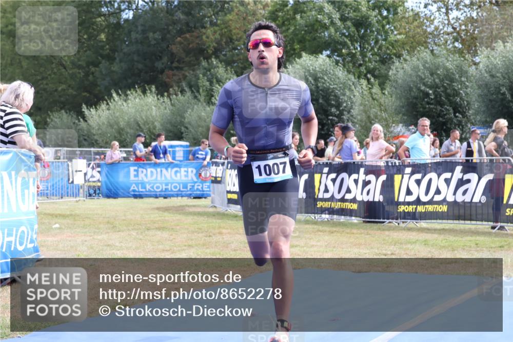 31.08.2025 - Elbe Triathlon Hamburg Strokosch-Dieckow http://msf.ph/oto/8652278 31.08.2025 11:09:15 Ziel 394, 531, 1007 meine-sportfotos.de