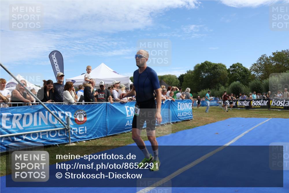 31.08.2025 - Elbe Triathlon Hamburg Strokosch-Dieckow http://msf.ph/oto/8652291 31.08.2025 11:09:29 Ziel 590, 1078 meine-sportfotos.de