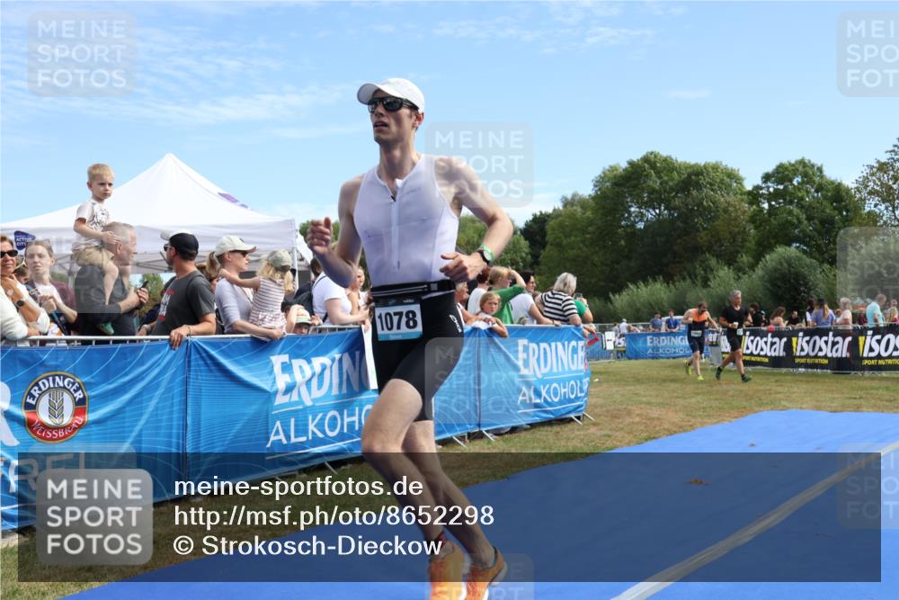 31.08.2025 - Elbe Triathlon Hamburg Strokosch-Dieckow http://msf.ph/oto/8652298 31.08.2025 11:09:37 Ziel 422, 700, 1078 meine-sportfotos.de
