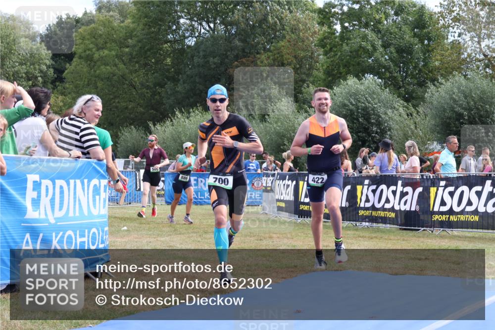 31.08.2025 - Elbe Triathlon Hamburg Strokosch-Dieckow http://msf.ph/oto/8652302 31.08.2025 11:09:43 Ziel 422, 700 meine-sportfotos.de