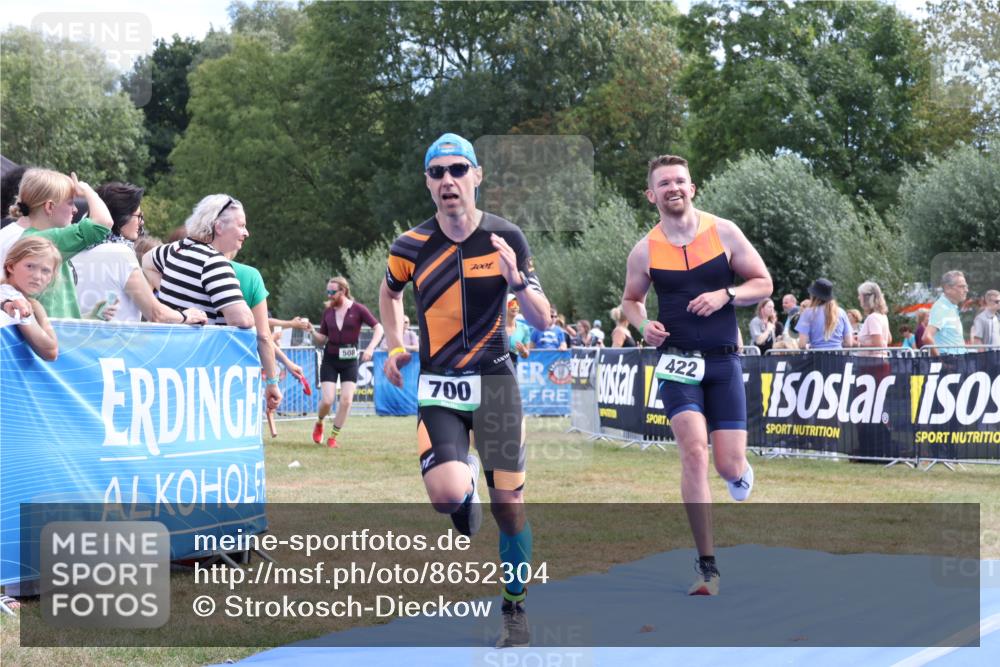31.08.2025 - Elbe Triathlon Hamburg Strokosch-Dieckow http://msf.ph/oto/8652304 31.08.2025 11:09:44 Ziel 422, 700 meine-sportfotos.de