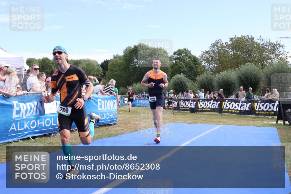 31.08.2025 - Elbe Triathlon Hamburg Strokosch-Dieckow http://msf.ph/oto/8652308 31.08.2025 11:09:45 Ziel 422, 700 meine-sportfotos.de