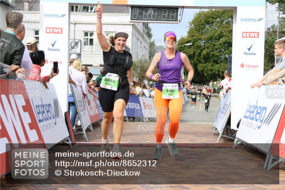 31.08.2025 - 21. Blankeneser Heldenlauf Strokosch-Dieckow http://msf.ph/oto/8652312 31.08.2025 11:10:19 Ziel 3148, 3222, 3221, 3139, 3013, 3249, 3485 meine-sportfotos.de