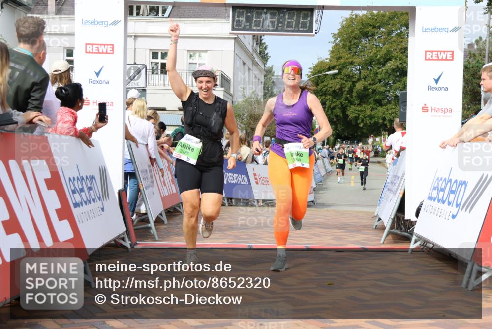 31.08.2025 - 21. Blankeneser Heldenlauf Strokosch-Dieckow http://msf.ph/oto/8652320 31.08.2025 11:10:19 Ziel 3148, 3222, 3221, 3139, 3013, 3249, 3485 meine-sportfotos.de