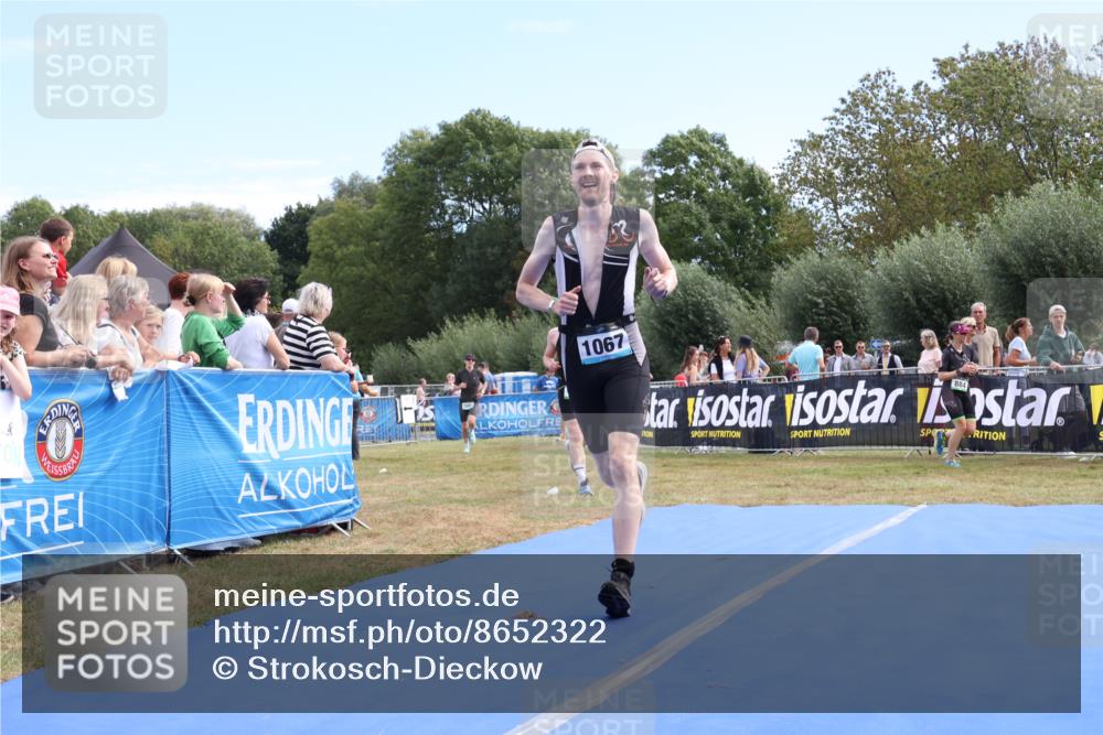 31.08.2025 - Elbe Triathlon Hamburg Strokosch-Dieckow http://msf.ph/oto/8652322 31.08.2025 11:10:30 Ziel 431, 469, 528, 1067, 1081 meine-sportfotos.de