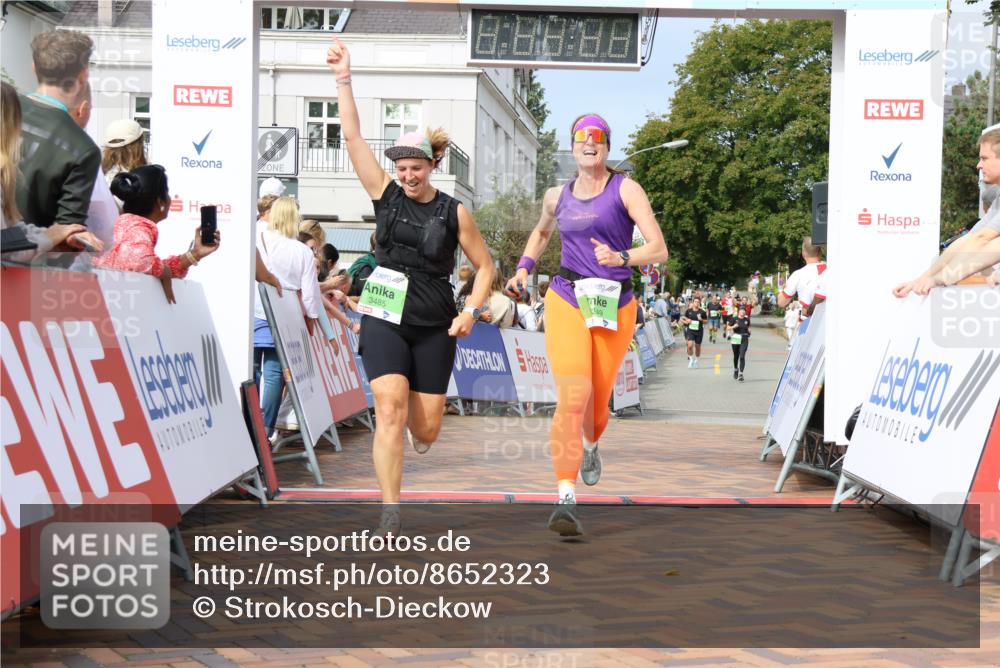 31.08.2025 - 21. Blankeneser Heldenlauf Strokosch-Dieckow http://msf.ph/oto/8652323 31.08.2025 11:10:18 Ziel 3148, 3222, 3221, 3139, 3013, 3249, 3485 meine-sportfotos.de