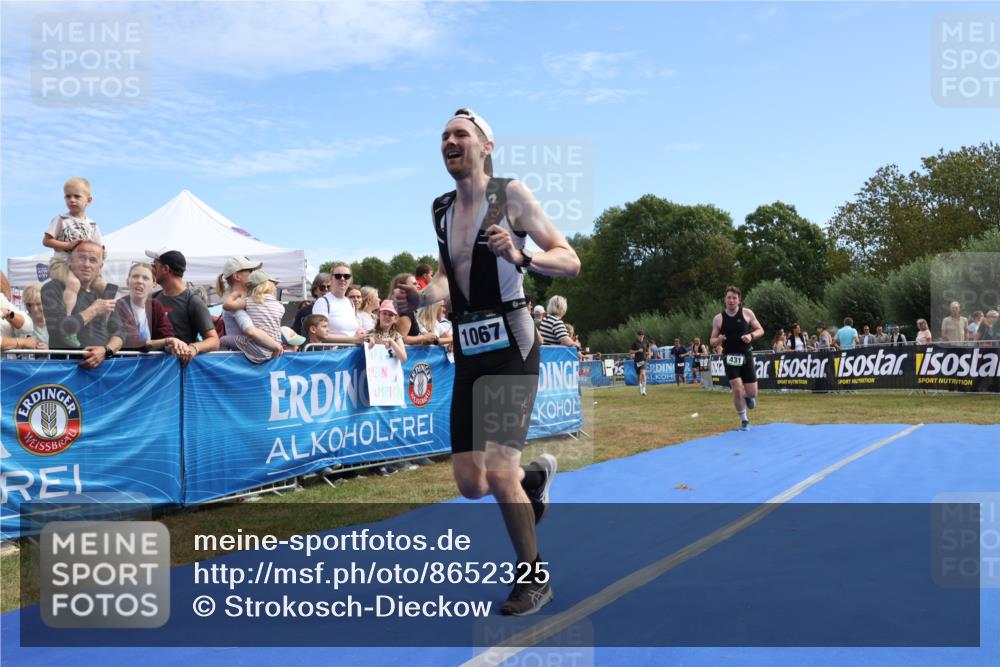 31.08.2025 - Elbe Triathlon Hamburg Strokosch-Dieckow http://msf.ph/oto/8652325 31.08.2025 11:10:31 Ziel 431, 469, 528, 1067, 1081 meine-sportfotos.de