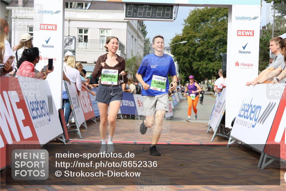 31.08.2025 - 21. Blankeneser Heldenlauf Strokosch-Dieckow http://msf.ph/oto/8652336 31.08.2025 11:10:15 Ziel 3148, 3222, 3221, 3139, 3386, 3137, 3013, 3249, 3485 meine-sportfotos.de