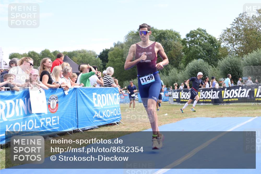 31.08.2025 - Elbe Triathlon Hamburg Strokosch-Dieckow http://msf.ph/oto/8652354 31.08.2025 11:10:42 Ziel 455, 469, 534, 1149 meine-sportfotos.de