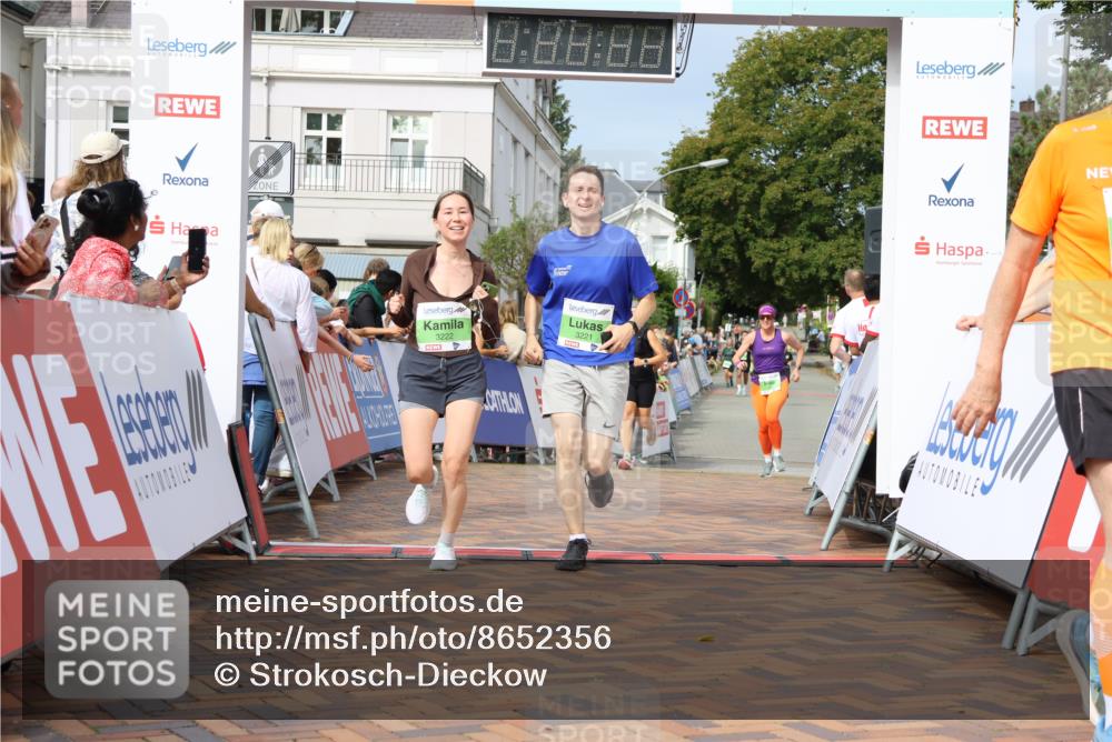 31.08.2025 - 21. Blankeneser Heldenlauf Strokosch-Dieckow http://msf.ph/oto/8652356 31.08.2025 11:10:15 Ziel 3148, 3222, 3221, 3139, 3386, 3137, 3013, 3249, 3485 meine-sportfotos.de
