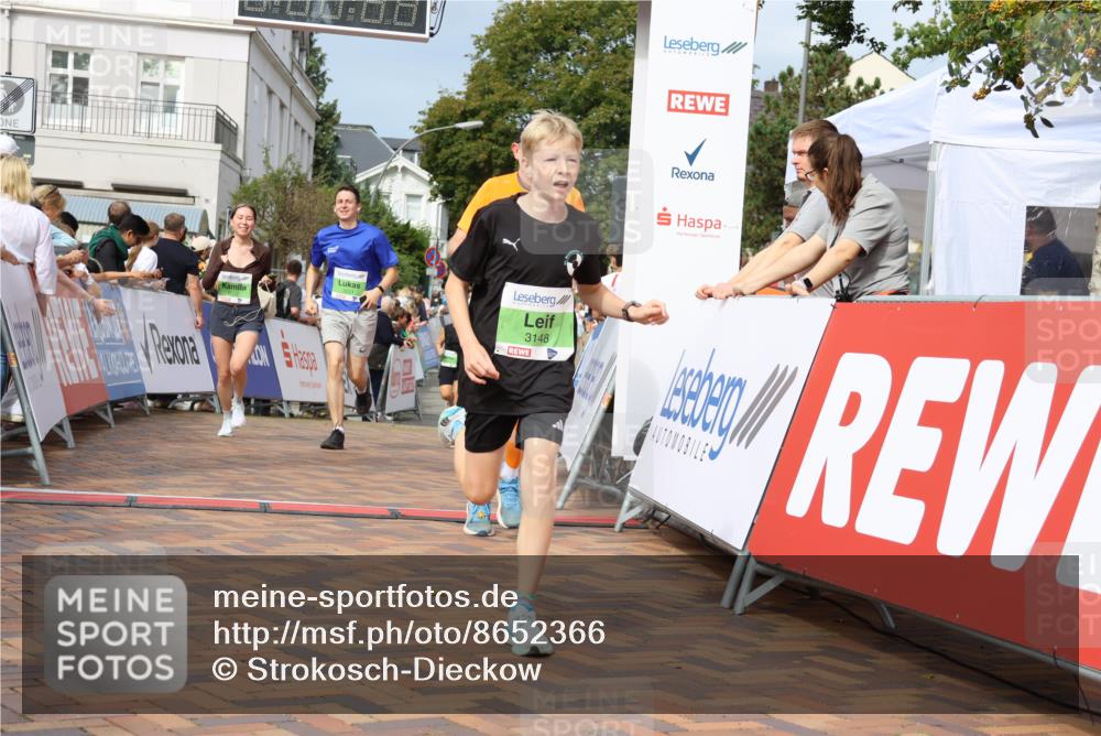 31.08.2025 - 21. Blankeneser Heldenlauf Strokosch-Dieckow http://msf.ph/oto/8652366 31.08.2025 11:10:13 Ziel 3148, 3222, 3221, 3139, 3386, 3137, 3013 meine-sportfotos.de