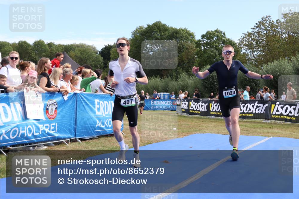 31.08.2025 - Elbe Triathlon Hamburg Strokosch-Dieckow http://msf.ph/oto/8652379 31.08.2025 11:10:55 Ziel 407, 455, 659, 1023 meine-sportfotos.de