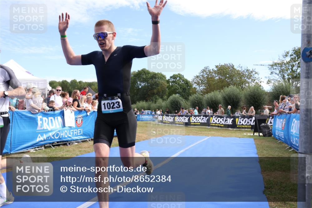 31.08.2025 - Elbe Triathlon Hamburg Strokosch-Dieckow http://msf.ph/oto/8652384 31.08.2025 11:10:56 Ziel 407, 659, 1023 meine-sportfotos.de