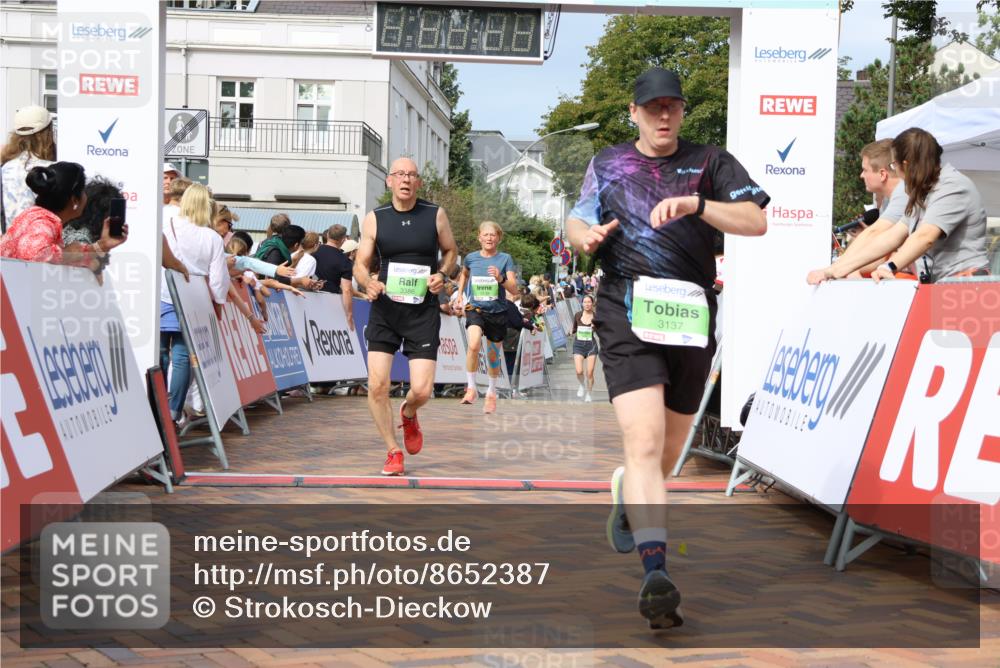 31.08.2025 - 21. Blankeneser Heldenlauf Strokosch-Dieckow http://msf.ph/oto/8652387 31.08.2025 11:10:09 Ziel 3148, 3729, 3139, 3386, 3137, 3013, 3725 meine-sportfotos.de