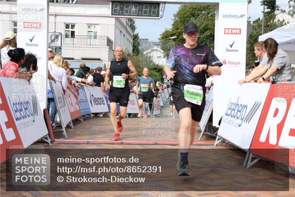 31.08.2025 - 21. Blankeneser Heldenlauf Strokosch-Dieckow http://msf.ph/oto/8652391 31.08.2025 11:10:09 Ziel 3148, 3729, 3139, 3386, 3137, 3013, 3725 meine-sportfotos.de
