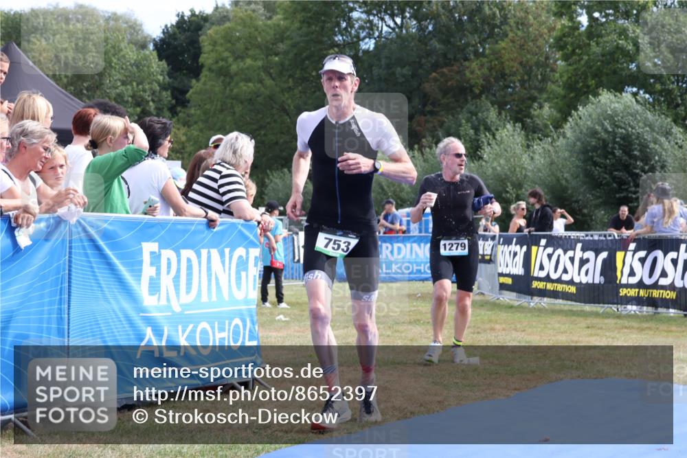 31.08.2025 - Elbe Triathlon Hamburg Strokosch-Dieckow http://msf.ph/oto/8652397 31.08.2025 11:11:13 Ziel 517, 753, 1005 meine-sportfotos.de