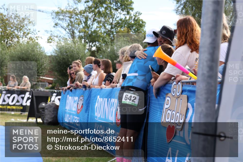 31.08.2025 - Elbe Triathlon Hamburg Strokosch-Dieckow http://msf.ph/oto/8652411 31.08.2025 11:11:20 Ziel 642, 1005 meine-sportfotos.de