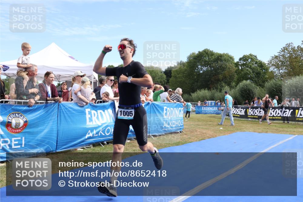 31.08.2025 - Elbe Triathlon Hamburg Strokosch-Dieckow http://msf.ph/oto/8652418 31.08.2025 11:11:23 Ziel 642, 1005 meine-sportfotos.de