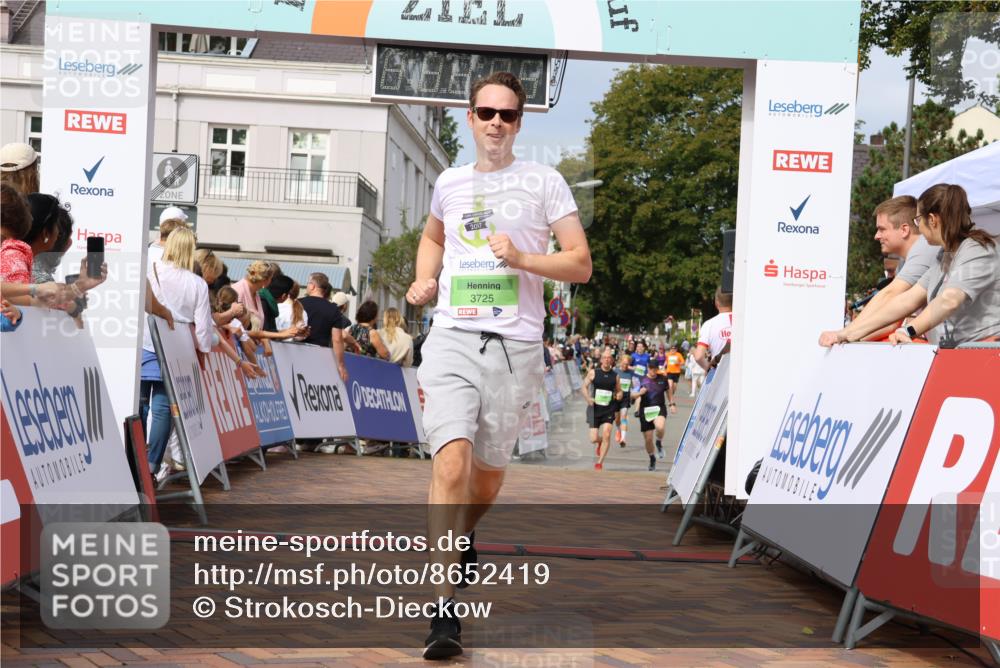 31.08.2025 - 21. Blankeneser Heldenlauf Strokosch-Dieckow http://msf.ph/oto/8652419 31.08.2025 11:10:04 Ziel 3729, 3137, 3732, 3443, 3440, 3441, 3442, 3725 meine-sportfotos.de