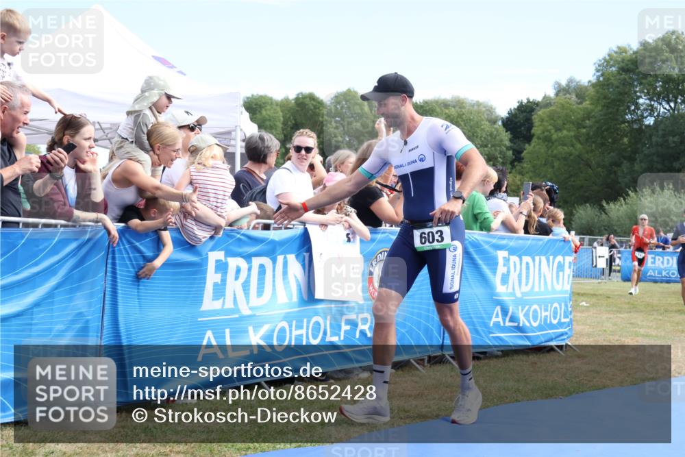 31.08.2025 - Elbe Triathlon Hamburg Strokosch-Dieckow http://msf.ph/oto/8652428 31.08.2025 11:12:03 Ziel 420, 603, 1145 meine-sportfotos.de