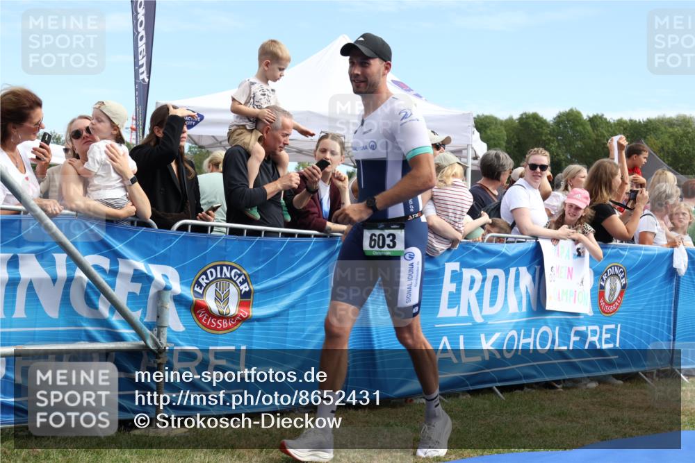 31.08.2025 - Elbe Triathlon Hamburg Strokosch-Dieckow http://msf.ph/oto/8652431 31.08.2025 11:12:04 Ziel 420, 603, 1145 meine-sportfotos.de