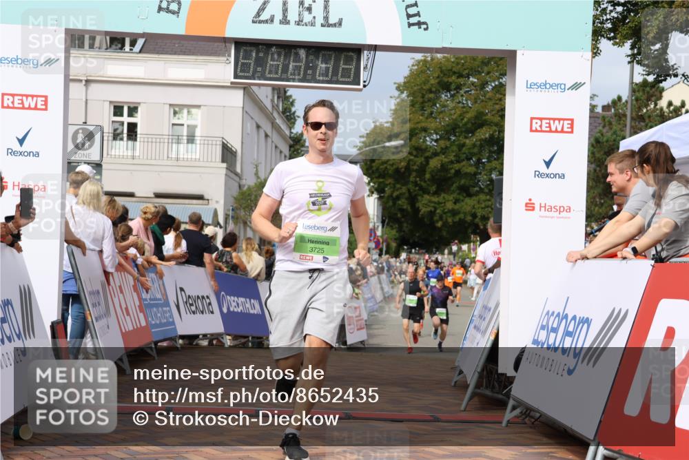 31.08.2025 - 21. Blankeneser Heldenlauf Strokosch-Dieckow http://msf.ph/oto/8652435 31.08.2025 11:10:03 Ziel 3729, 3732, 3443, 3440, 3441, 3442, 3725 meine-sportfotos.de