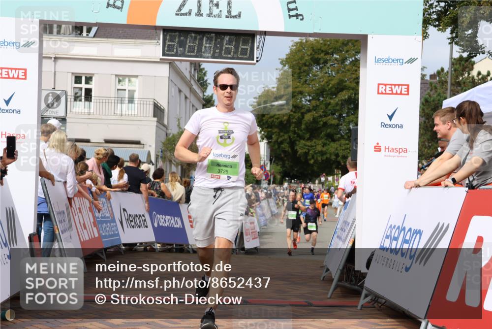 31.08.2025 - 21. Blankeneser Heldenlauf Strokosch-Dieckow http://msf.ph/oto/8652437 31.08.2025 11:10:03 Ziel 3729, 3732, 3443, 3440, 3441, 3442, 3725 meine-sportfotos.de