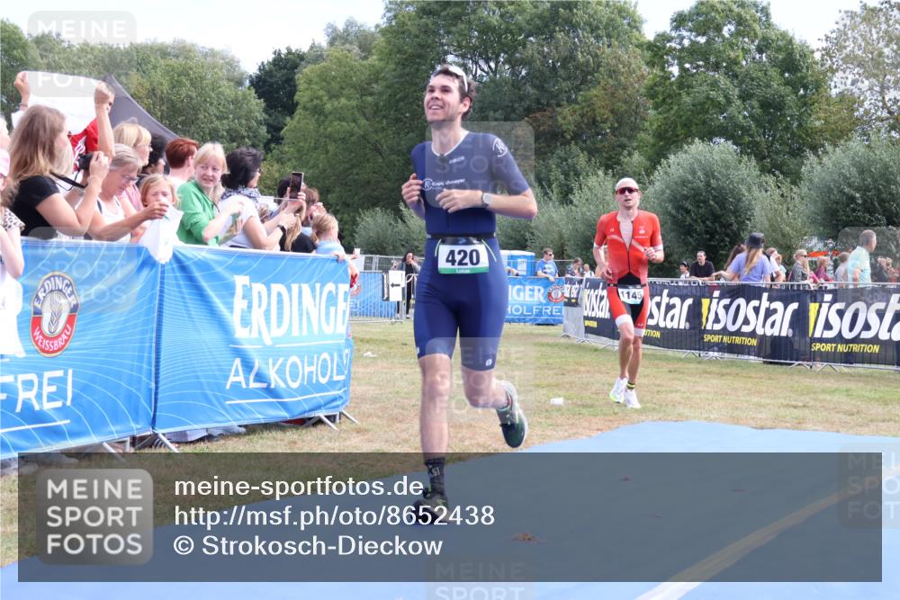 31.08.2025 - Elbe Triathlon Hamburg Strokosch-Dieckow http://msf.ph/oto/8652438 31.08.2025 11:12:06 Ziel 405, 420, 603, 1145 meine-sportfotos.de