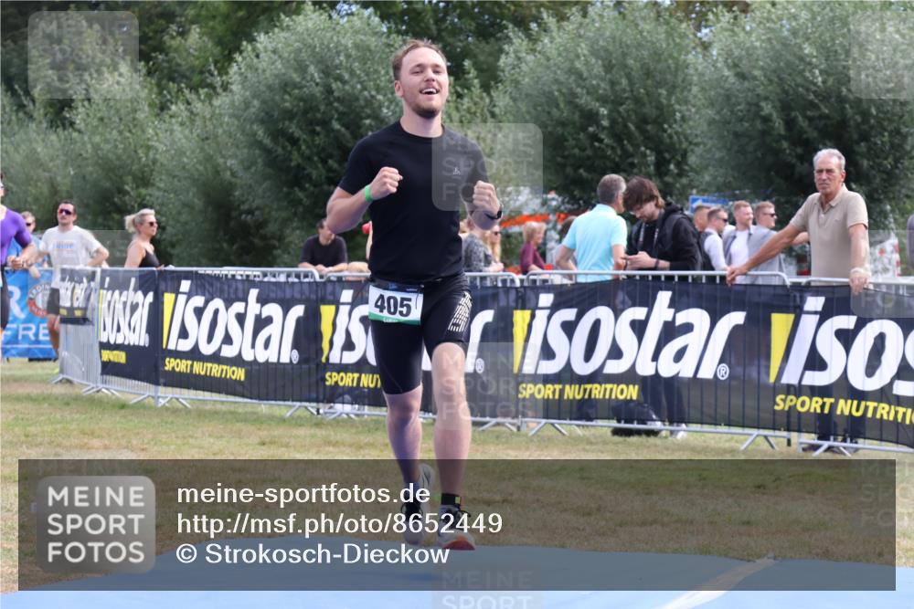 31.08.2025 - Elbe Triathlon Hamburg Strokosch-Dieckow http://msf.ph/oto/8652449 31.08.2025 11:12:14 Ziel 405, 416, 482, 653, 989, 1064, 1145 meine-sportfotos.de