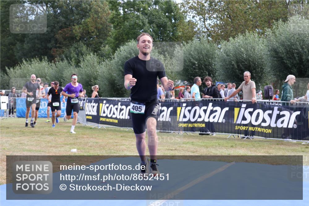 31.08.2025 - Elbe Triathlon Hamburg Strokosch-Dieckow http://msf.ph/oto/8652451 31.08.2025 11:12:14 Ziel 405, 416, 482, 653, 989, 1064, 1145 meine-sportfotos.de